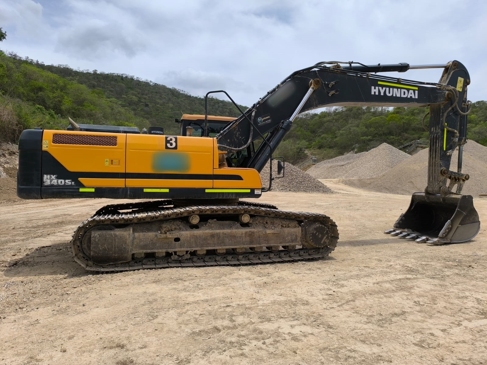 Excavadora usada 2021 Hyundai HX340SL
