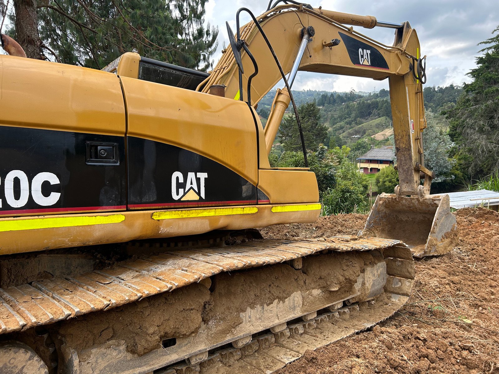 Excavadora usada 2007 Caterpillar 320C TM1170 partequipos express