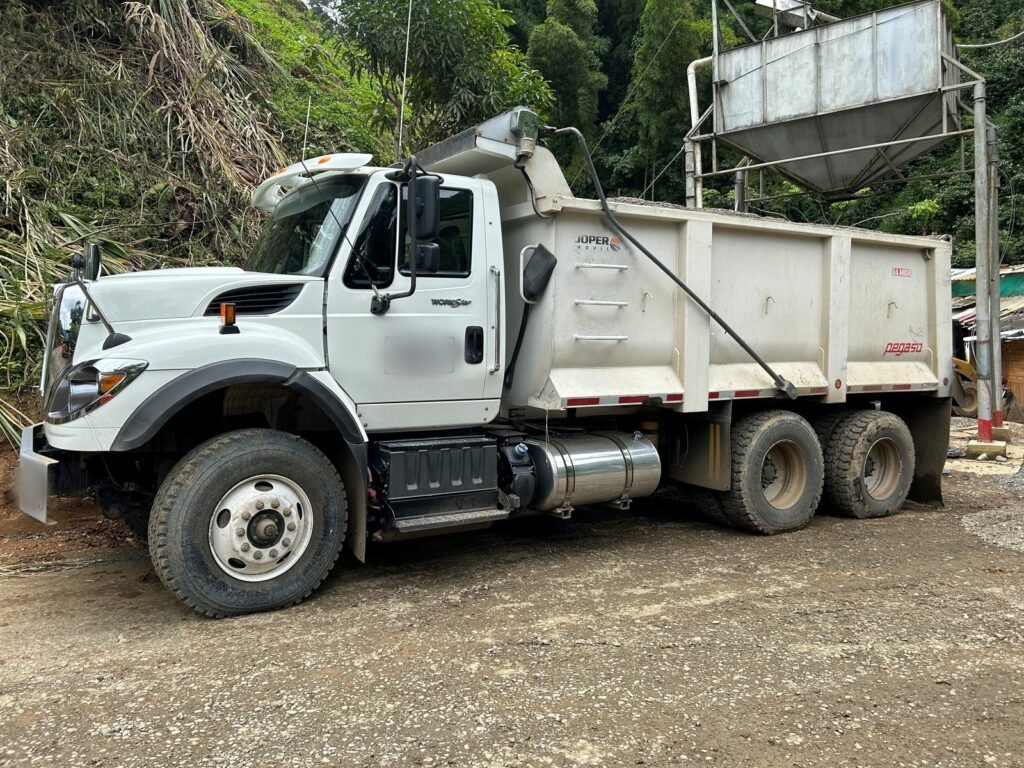 volqueta usada 2022 international 7600 sba 6x4 tm1196