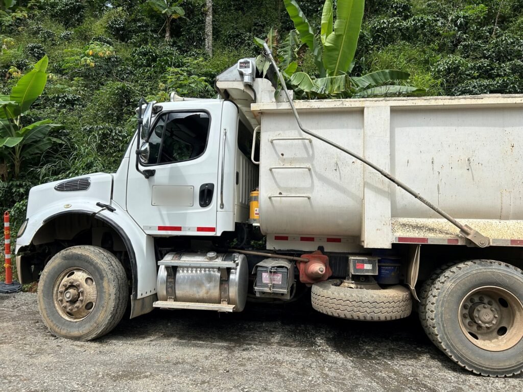 volqueta usada 2015 freightliner m2-112 tm1198