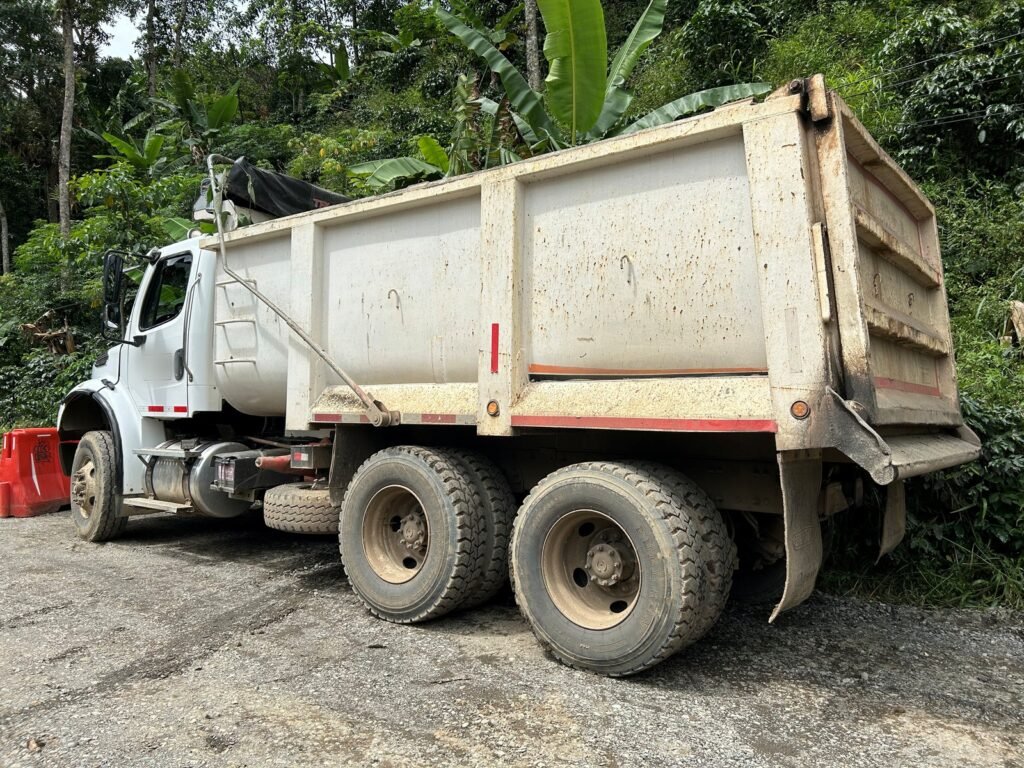 volqueta usada 2015 freightliner m2-112 tm1198